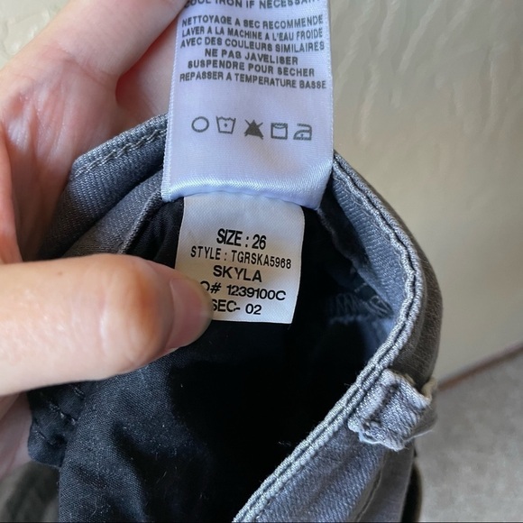 Joe’s jeans skinny ankle‎ raw hem skyla jeans - Picture 6 of 10